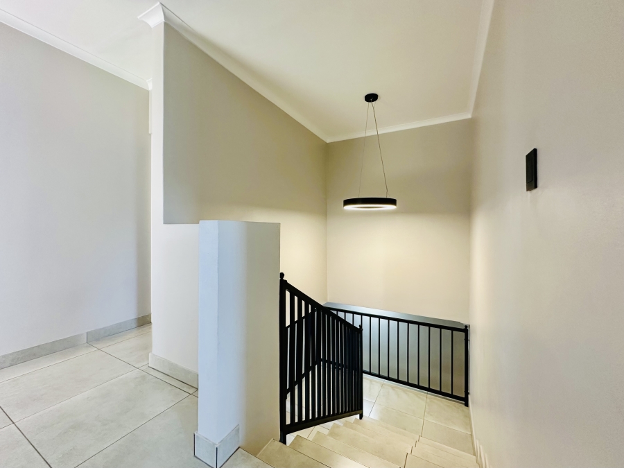 9 Bedroom Property for Sale in Westcliff Western Cape